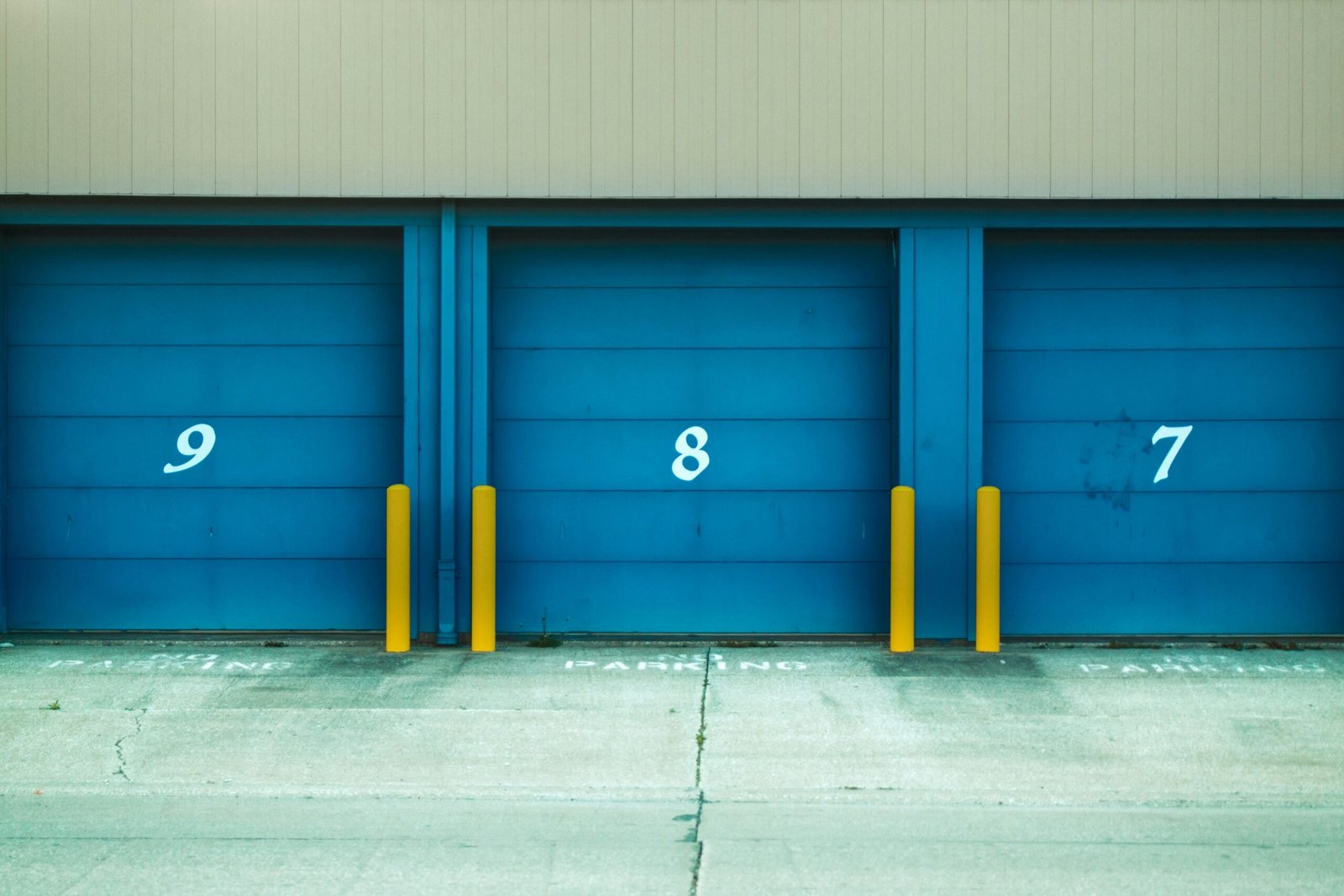 Abandoned Storage Units for Sale in Florida